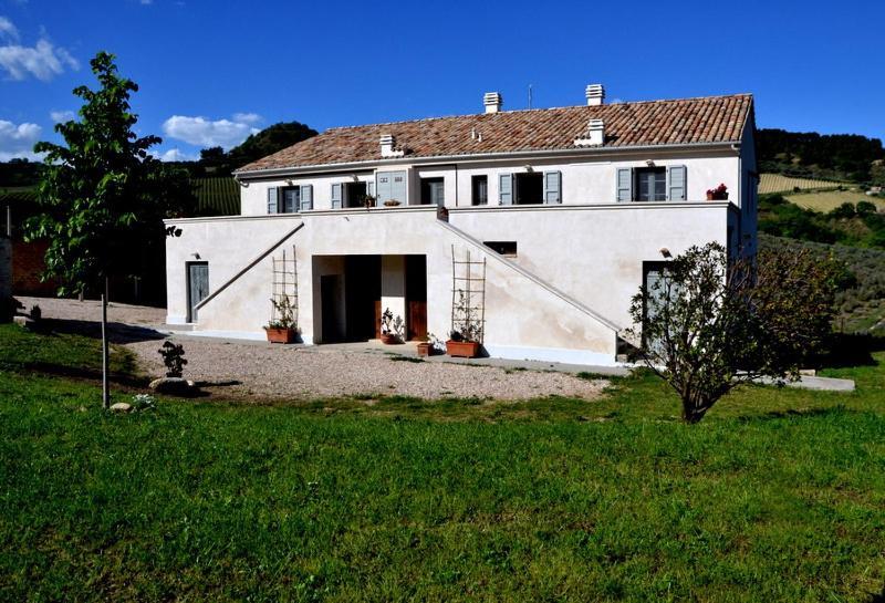 B&B Casale Fonte Vecchia Monteprandone Dış mekan fotoğraf